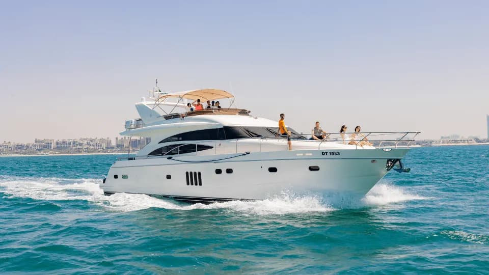 3 Hour Yacht Tour in Dubai Marina with Breakfast or BBQ - Image 1