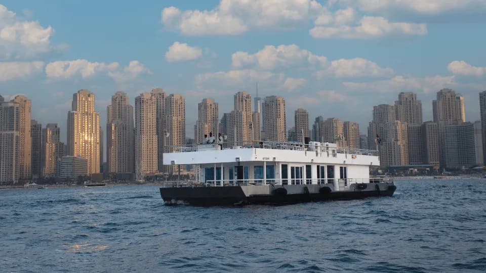Alexandra Sea Lounge Dubai Marina - Image 1