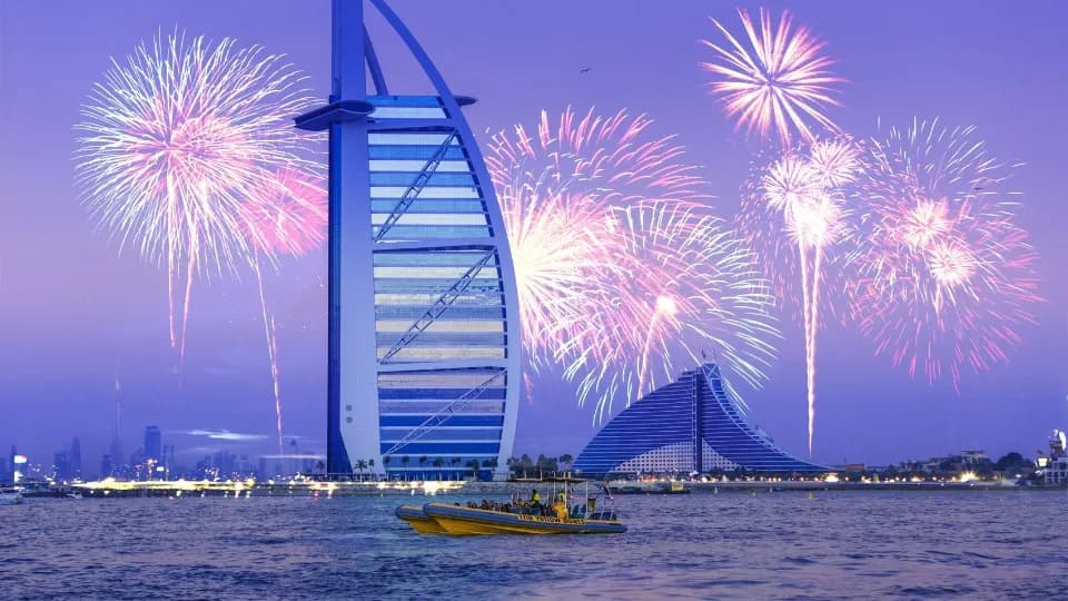 New Year’s Eve Tour Special – Yellow Boats - Image 1