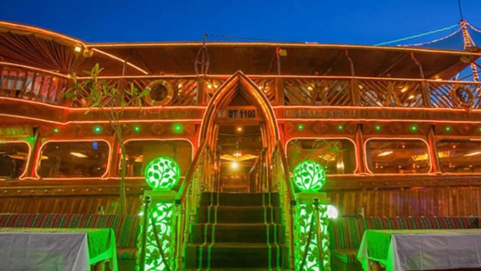 Dhow dinner cruise on Dubai creek - Image 1