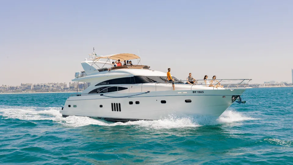 3 Hour Yacht Tour in Dubai Marina with Breakfast or BBQ - Image 1