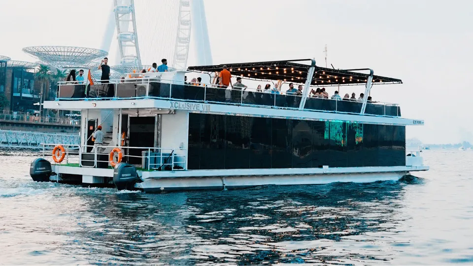 Dubai Marina 1 Hour Yacht Tour. - Image 1